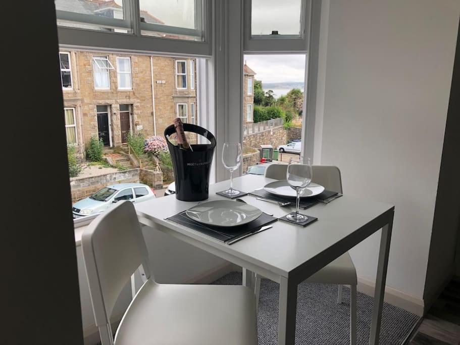 Newly Renovated Modern Studio Apartment Penzance Exterior foto